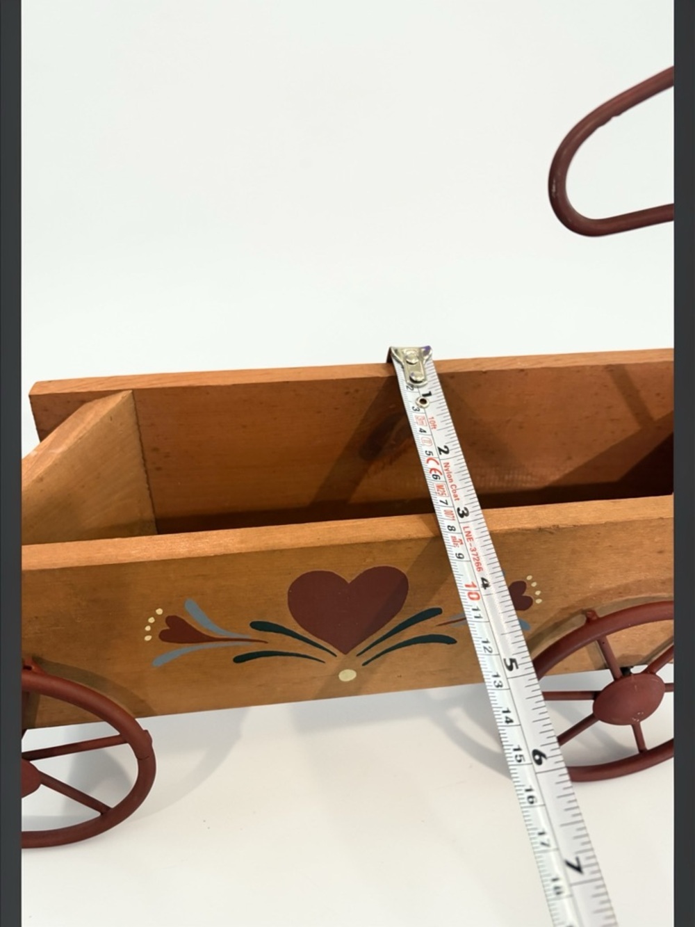 Vintage HOMCO Wood Wagon Wall Pocket Decor W/ Painted Heart Kitchen Mail Shelf - Picture 11 of 11